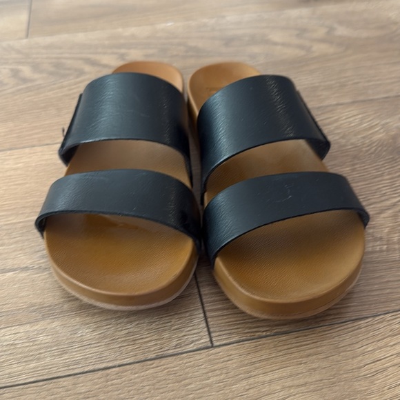 Reef Black and Tan Slide Sandals - Picture 2 of 3